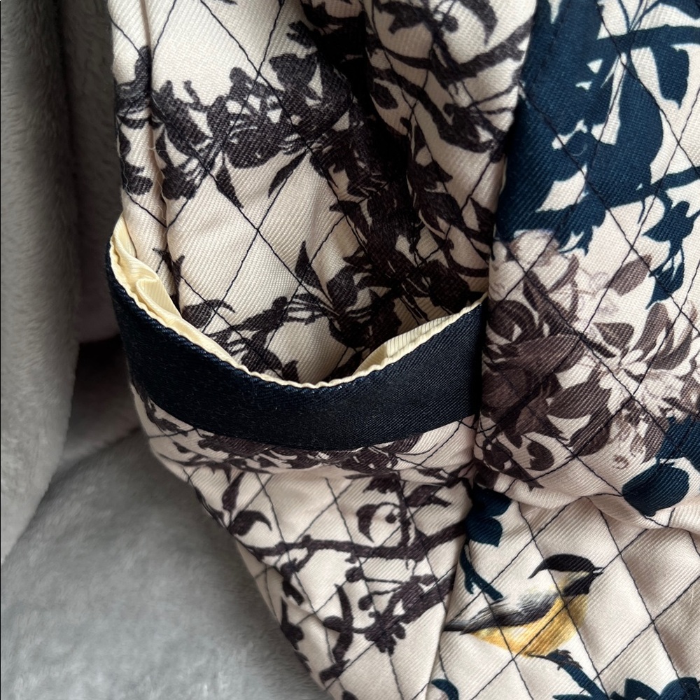 The Bradford Exchange Quilted Bird-Print Tote in Blue, White, Red, Yellow NWOT - Picture 15 of 15